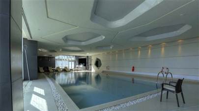 استخر هتل ایبیس فرودگاه امام تهران استخر هتل ایبیس فرودگاه امام تهران